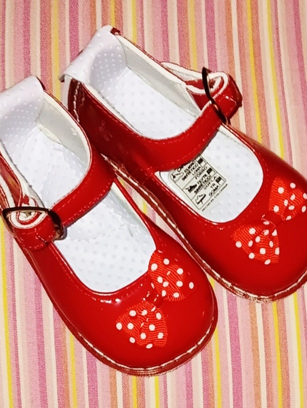- GIRLS  PATENT LEATHER MARYJANE SHPES W/BOWS NWOT